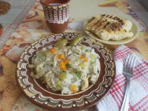 Пилешки бутчета с ориз, чушки и моркови