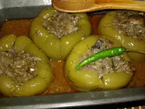 Постни чушки, пълнени с картофи и гъби