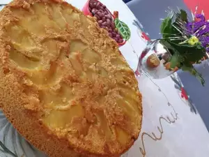 Чуден пай с ябълки, канела и орехи