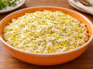 Бърза яйчена салата за гости - готова за 15 минути