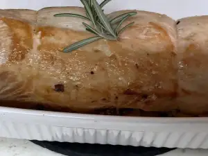 Руло от свинско контрафиле с цветни зеленчуци