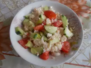 Салата с кускус и сирене