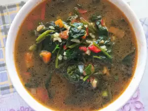 Спаначена супа с коприва, домати и чушки