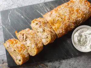 Домашен щрудел с пиле, гъби и сирене