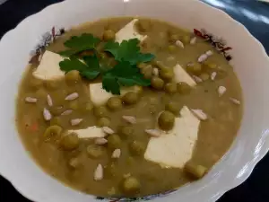 Крем супа с грах, тофу и слънчоглед