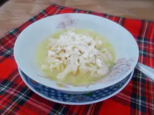 Супа с макарони и сирене