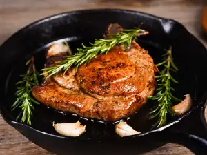 Перфектен свински котлет на тиган - сочен и ароматен