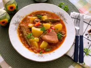 Традиционен български гювеч със свинско