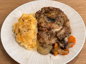 Свински пържоли в тенджера под налягане