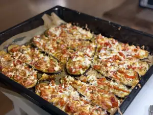 Патладжан със сирена и зеленчуци на фурна