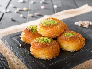 Бързи сиропирани турски сладки с извара