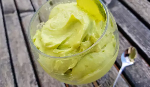 Домашен сладолед с авокадо