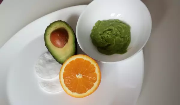Маска за лице с авокадо