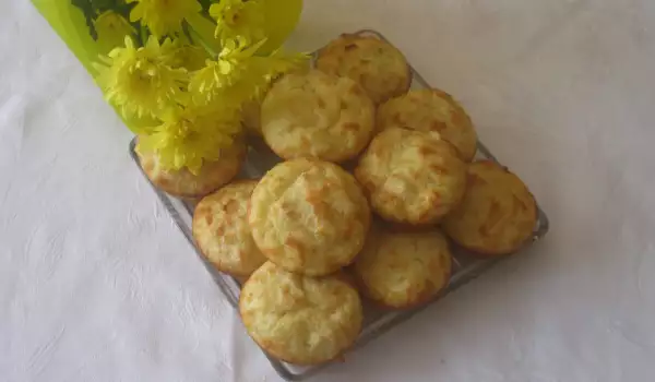 Банички-мъфини със сирене и кашкавал