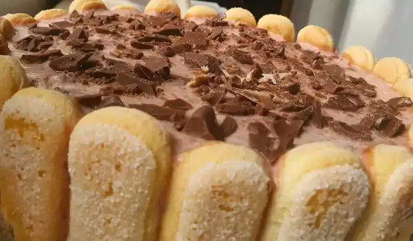 Бишкотена торта с шоколад и банан