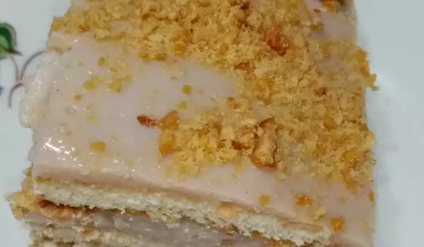 Бисквитена торта с фъстъци