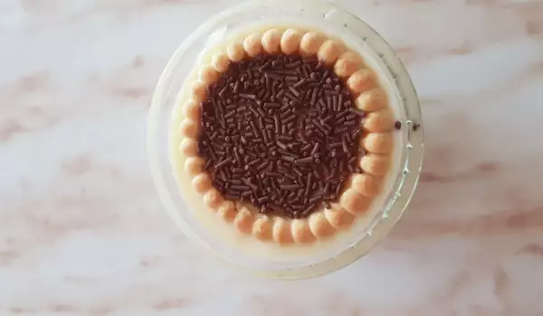 Бисквитена торта в чаша