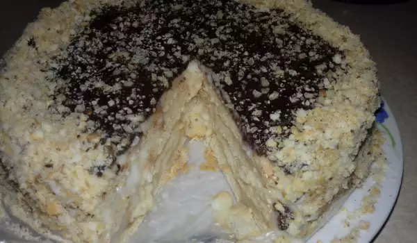 Бисквитена торта с крем ванилия и шоколад