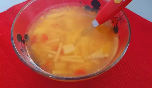Бистра пилешка супа за деца