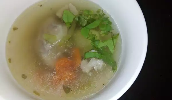Бистра супа със свинско месо