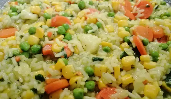 Бланширан ориз със зеленчуци на тиган