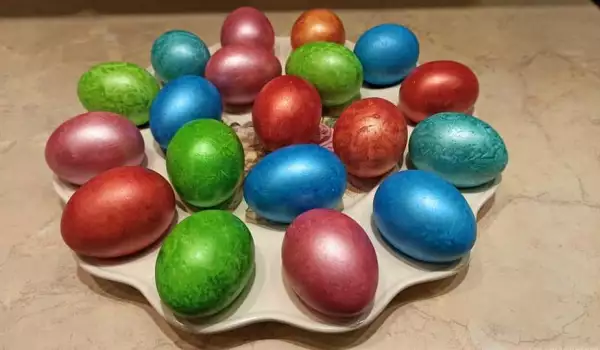 Боядисани мраморни яйца