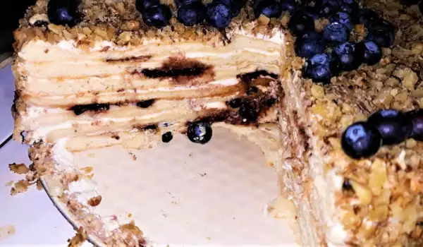 Боровинкова торта с орехи