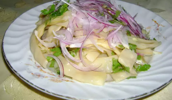Апетитна салата с жълт фасул