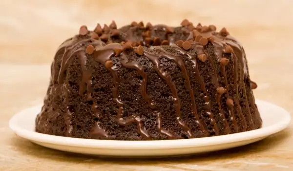 Домашен кекс с парченца шоколад