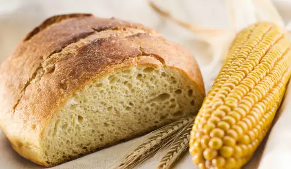 Царевичен хляб с прясно мляко