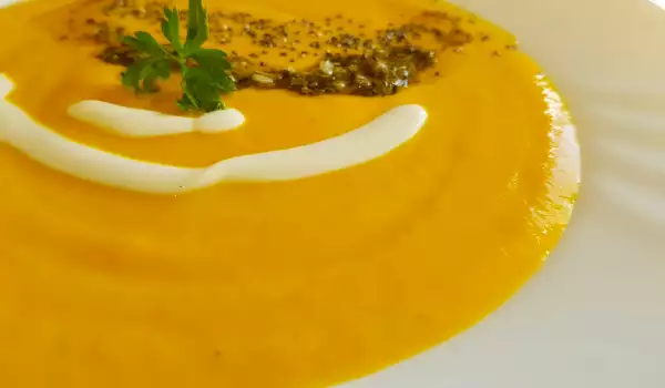 Кремсупа от моркови и селъри по провансалски