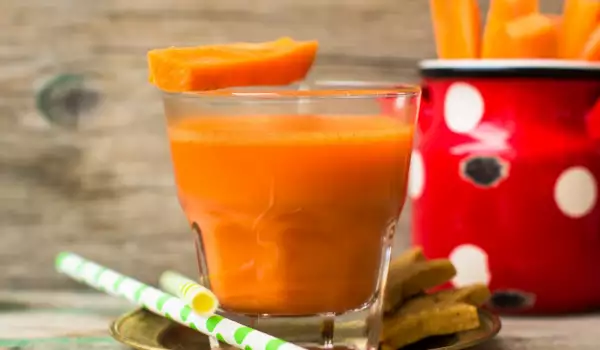 Сок от моркови и портокали
