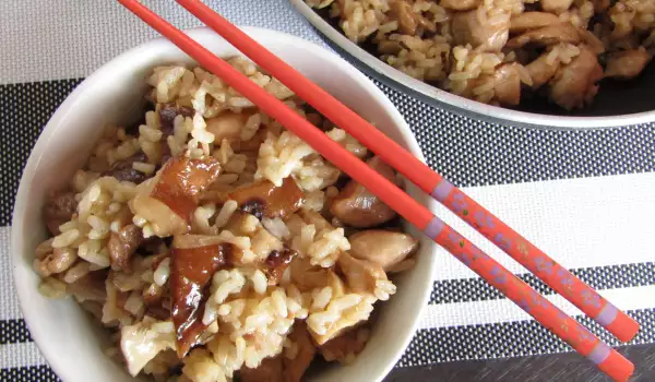 Пилешко с ориз и гъби Шийтаке по китайски