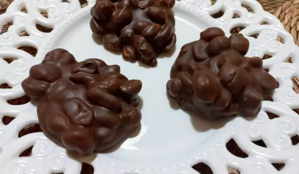 Шоколадови фъстъчени бонбони