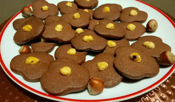 Шоколадови бисквити с лешници