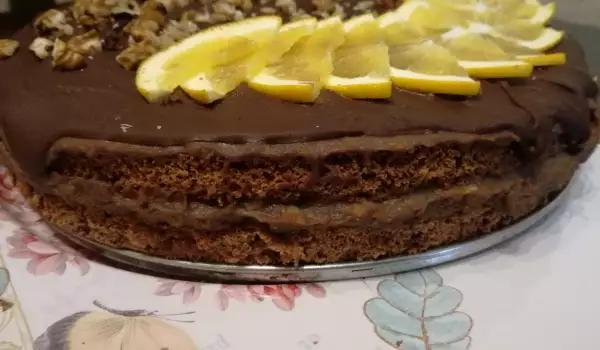 Шоколадова торта с маслен крем и глазура