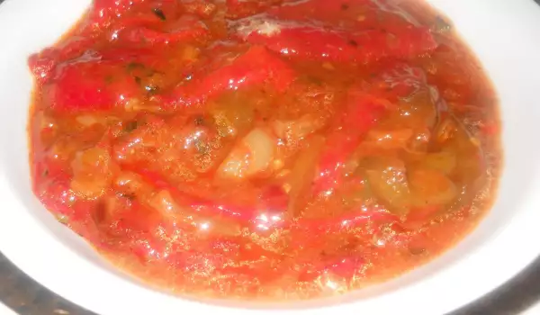 Печени чушки в доматен сок
