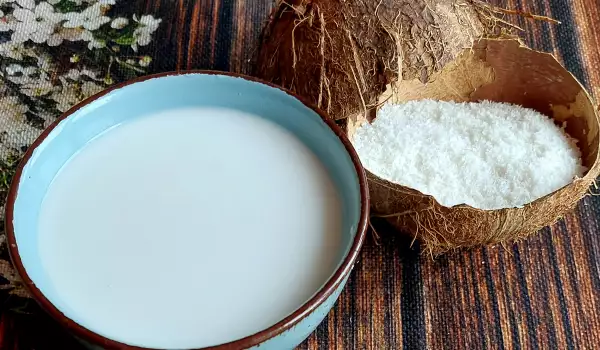Кокосово мляко от кокосови стърготини