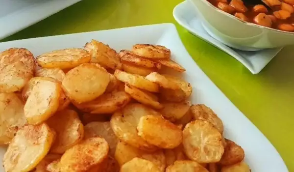 Къривурст - немска къри наденица с картофки