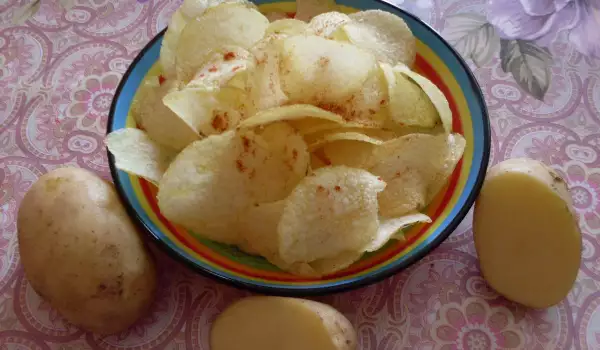 Домашен чипс от пресни картофи
