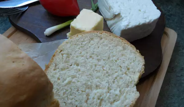 Разкошен бял хляб