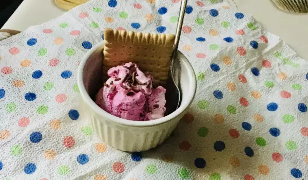 Домашен сладолед с горски плодове
