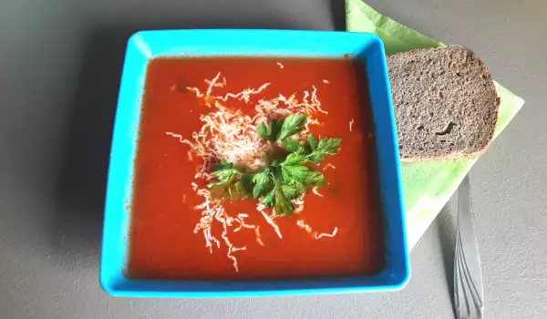 Доматена супа със сирене