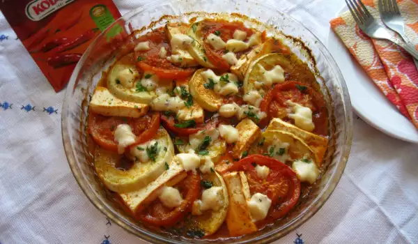Запечени домати и тиквички със сирена