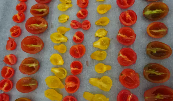 Сушени и мариновани домати
