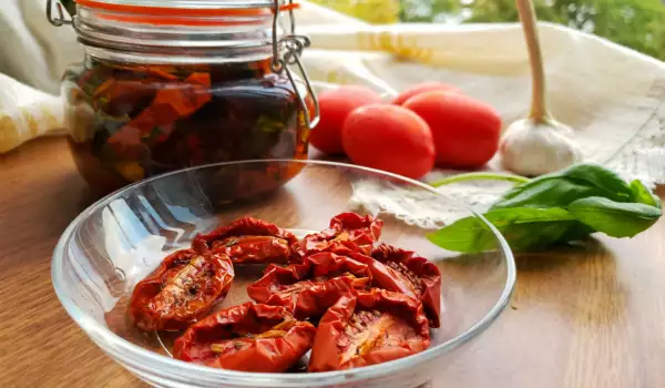 Домашни Сушени домати на фурна