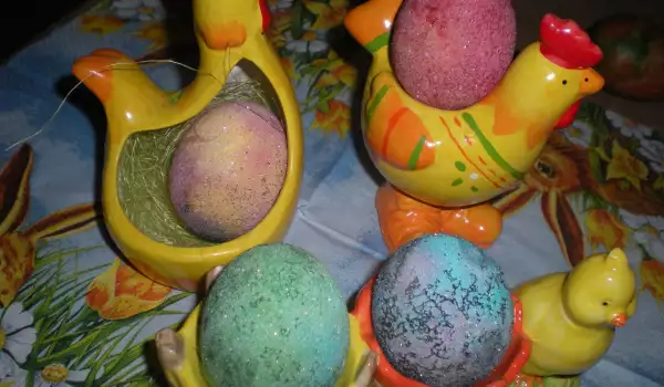 Цветни кристални великденски яйца