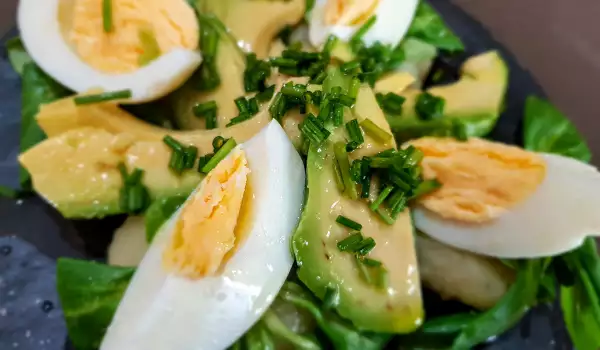 Здравословна яйчена салата