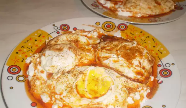 Яйца по Панагюрски с цедено мляко