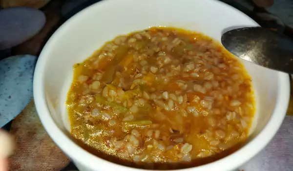 Супа от тиквички с елда